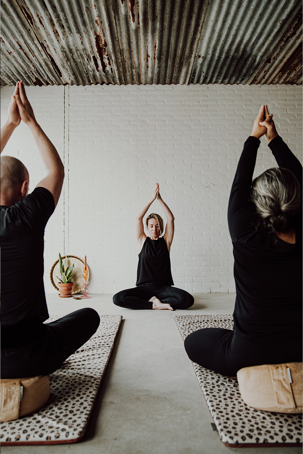 in the middel_Yoga-2